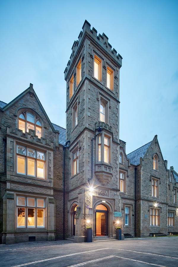 Oddfellows On The Park Cheadle  Exterior photo The Old Academy, Edinburgh